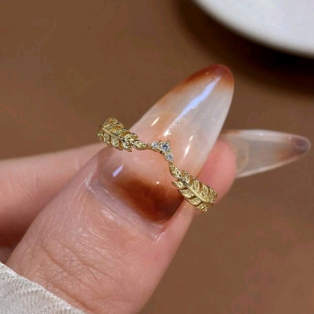 SS 925 Elegant Real Diamond  Gold Plated Leaf Ring Size 5
